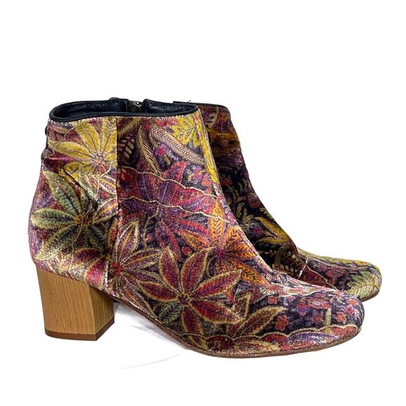Hudson London Apisi Velvet Ankle Booties Size 39 NWOB - Picture 1 of 8
